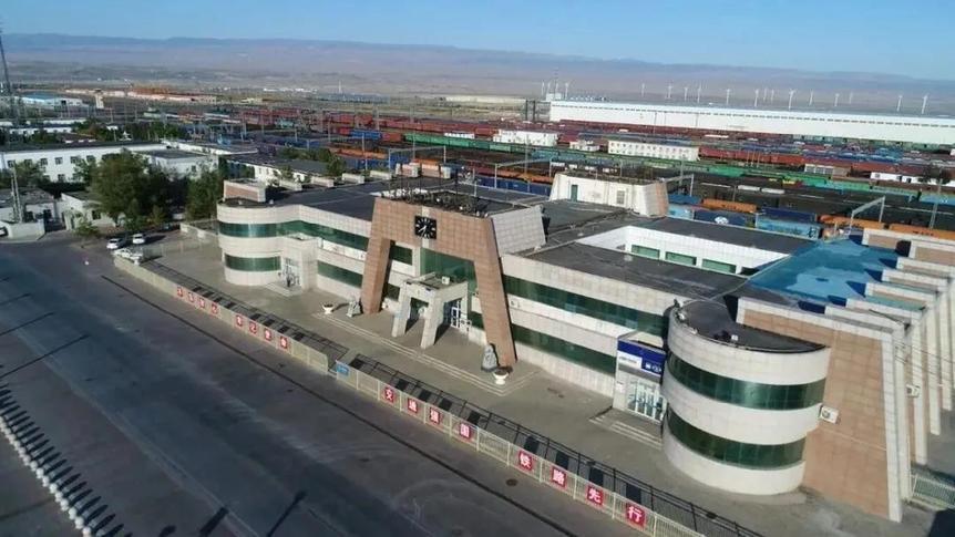 阿拉山口站:中欧班列背后的青春力量