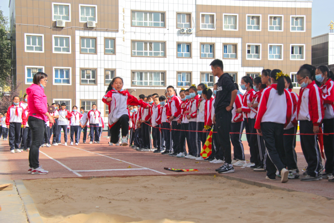 五家渠一小开展秋季田径运动会