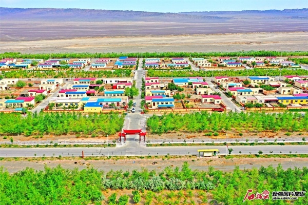 5月18日无人机拍摄的哈密市伊吾县下马崖乡新貌.