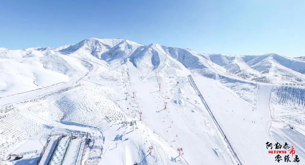阿勒泰市将军山滑雪场抢抓凉机开足马力人工造雪