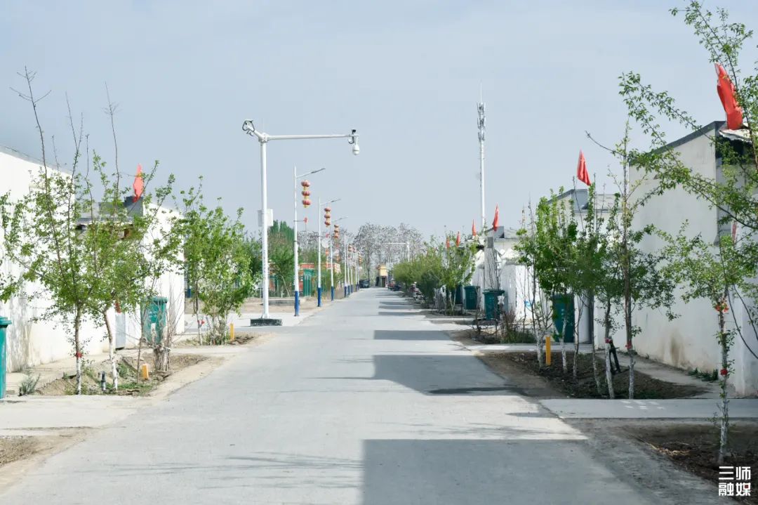 四十九团海安镇二连围绕乡村振兴建设美丽连队的要求,去年7月开始房屋