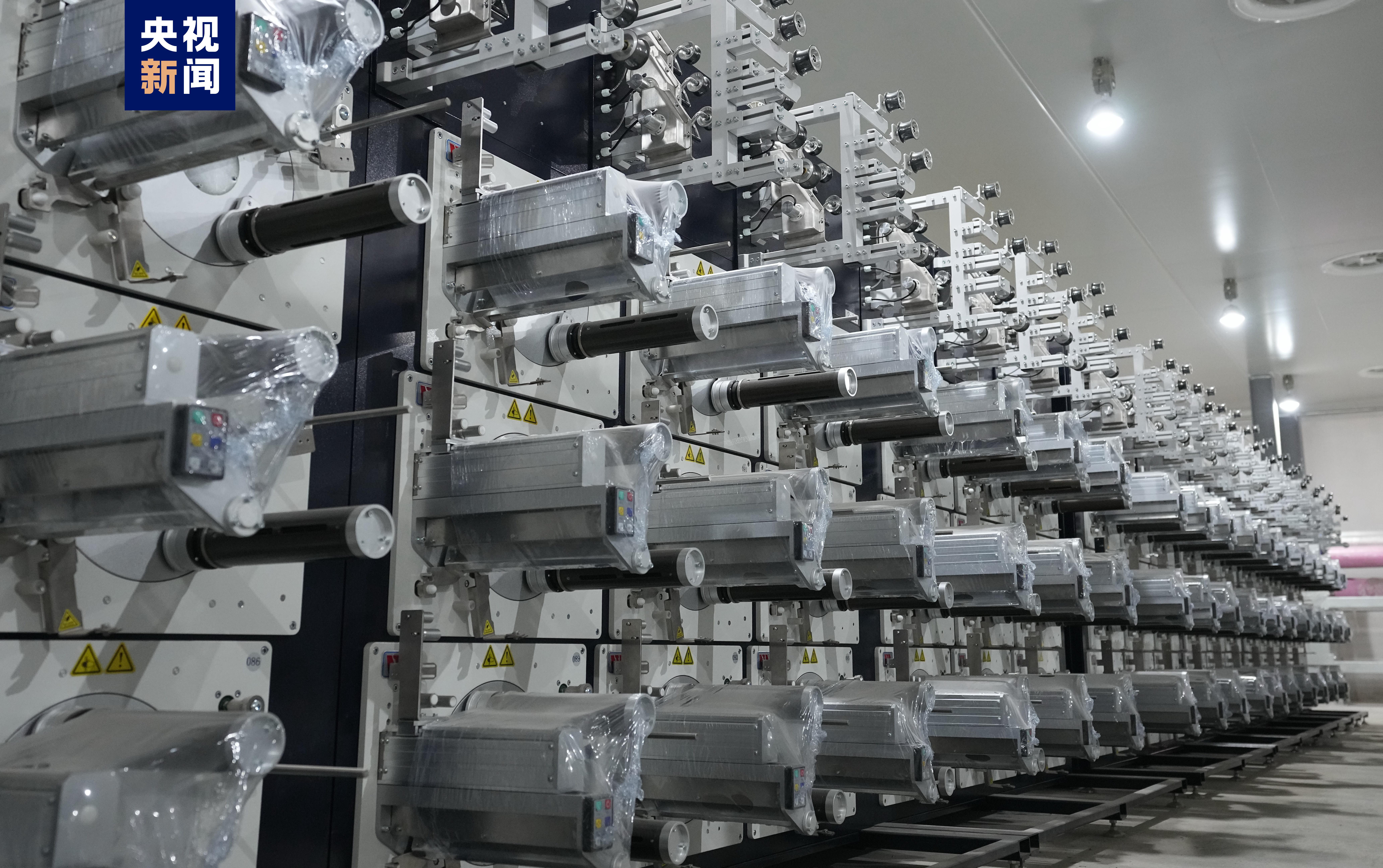 国内首套大丝束碳纤维生产线完成设备安装