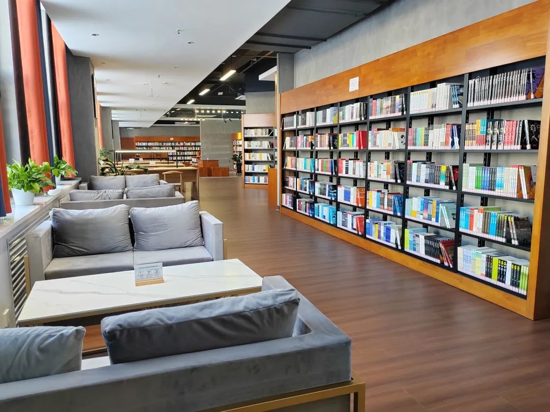时光在书店漂流——一窥文化长廊中的静谧角落