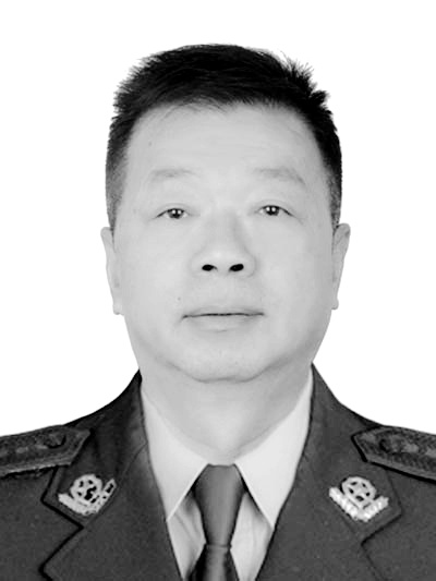 新疆公安黄亚波图片