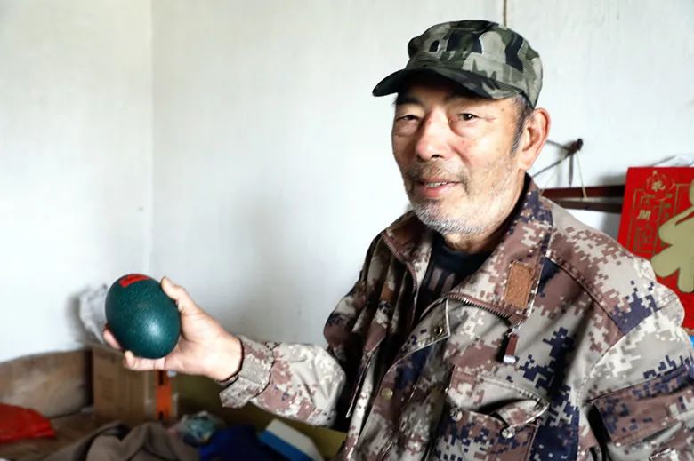 张大友养殖鸸鹋念活致富经