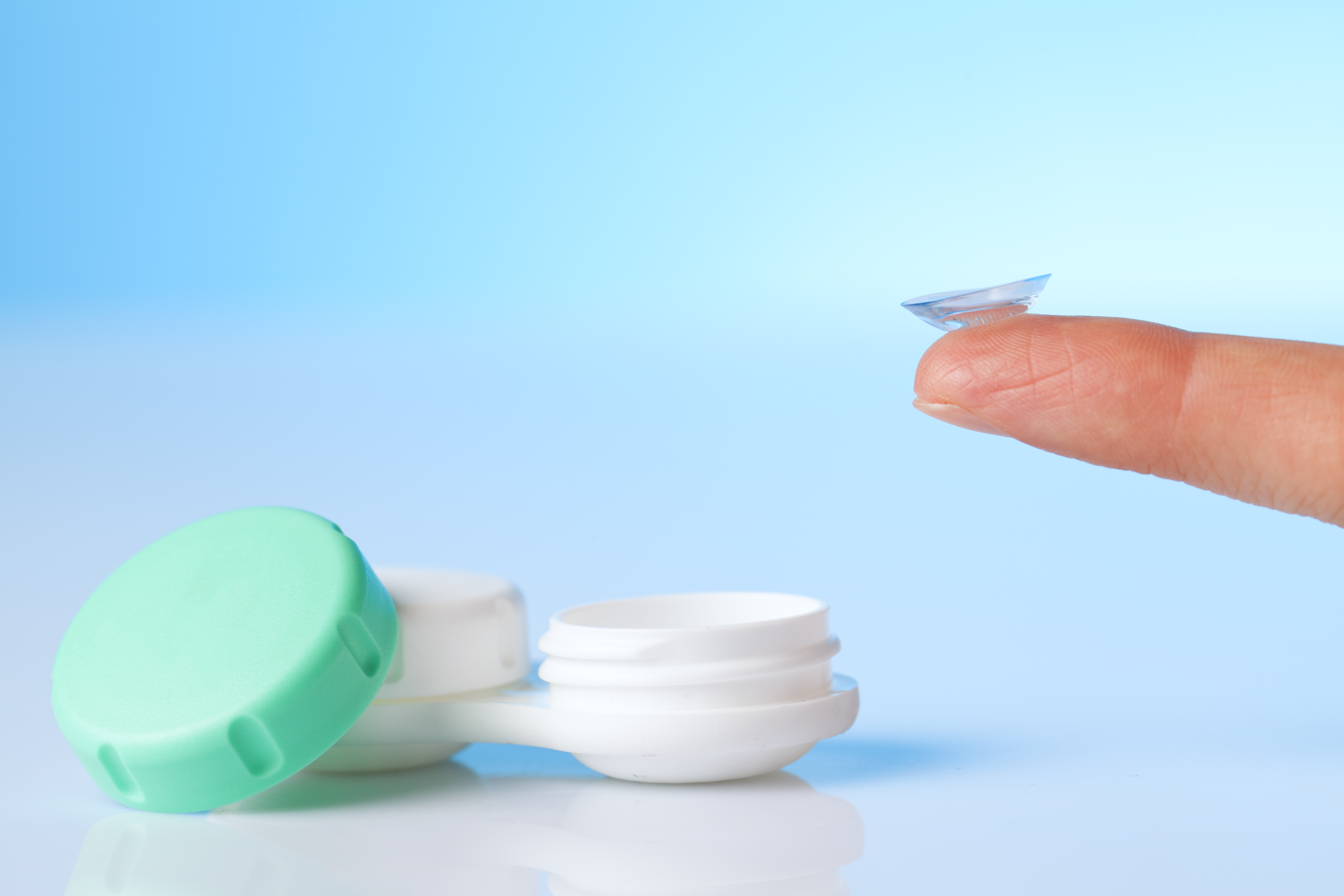 为您服务 | 佩戴隐形眼镜应注意什么?