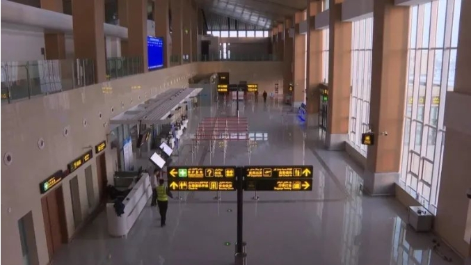 来源:奇台县融媒体中心据报道,奇台江布拉克机场建有一条2800米长,宽