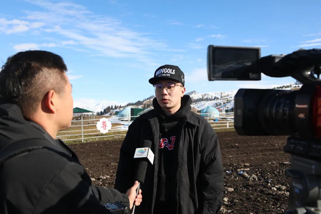 "镇江文广集团记者徐宁静说."援疆